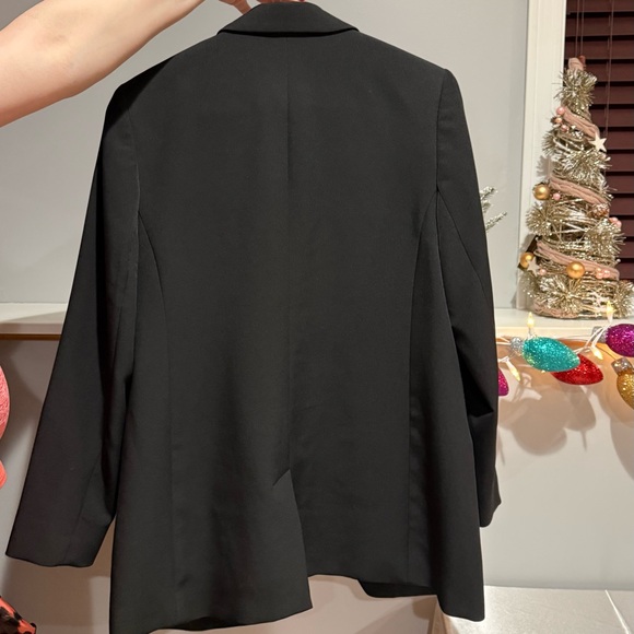 Express Elegant Black Blazer - Picture 2 of 3